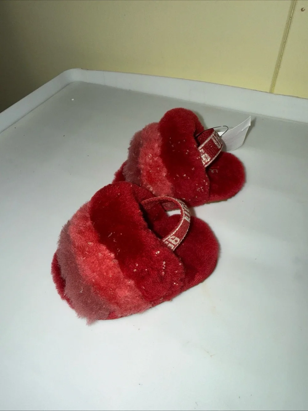 UGG K Fluff  Slide Red Lamb Fur Logo Strap Toddler Slippers US 2/3 RN1125950I